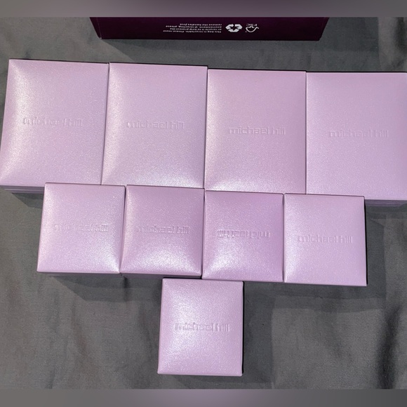Michael Hill Jewelry Boxes and Gift Bag - Picture 3 of 11